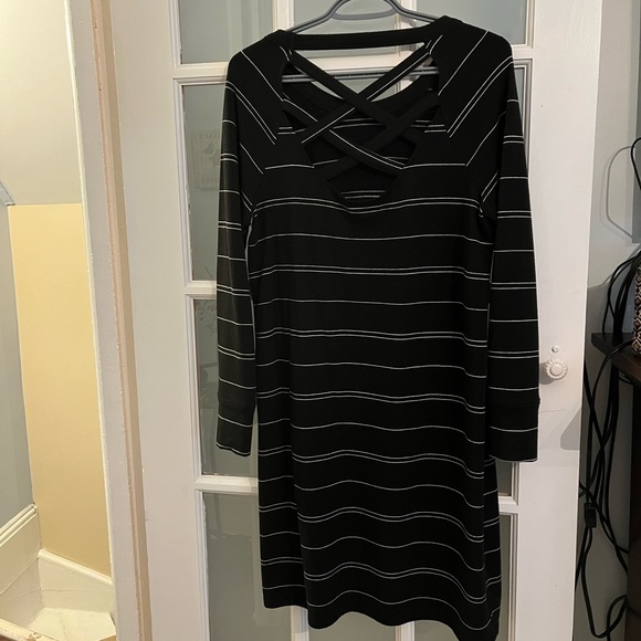 Maurice’s lightweight sweater dress with criss cross back women’s Med - Picture 2 of 4